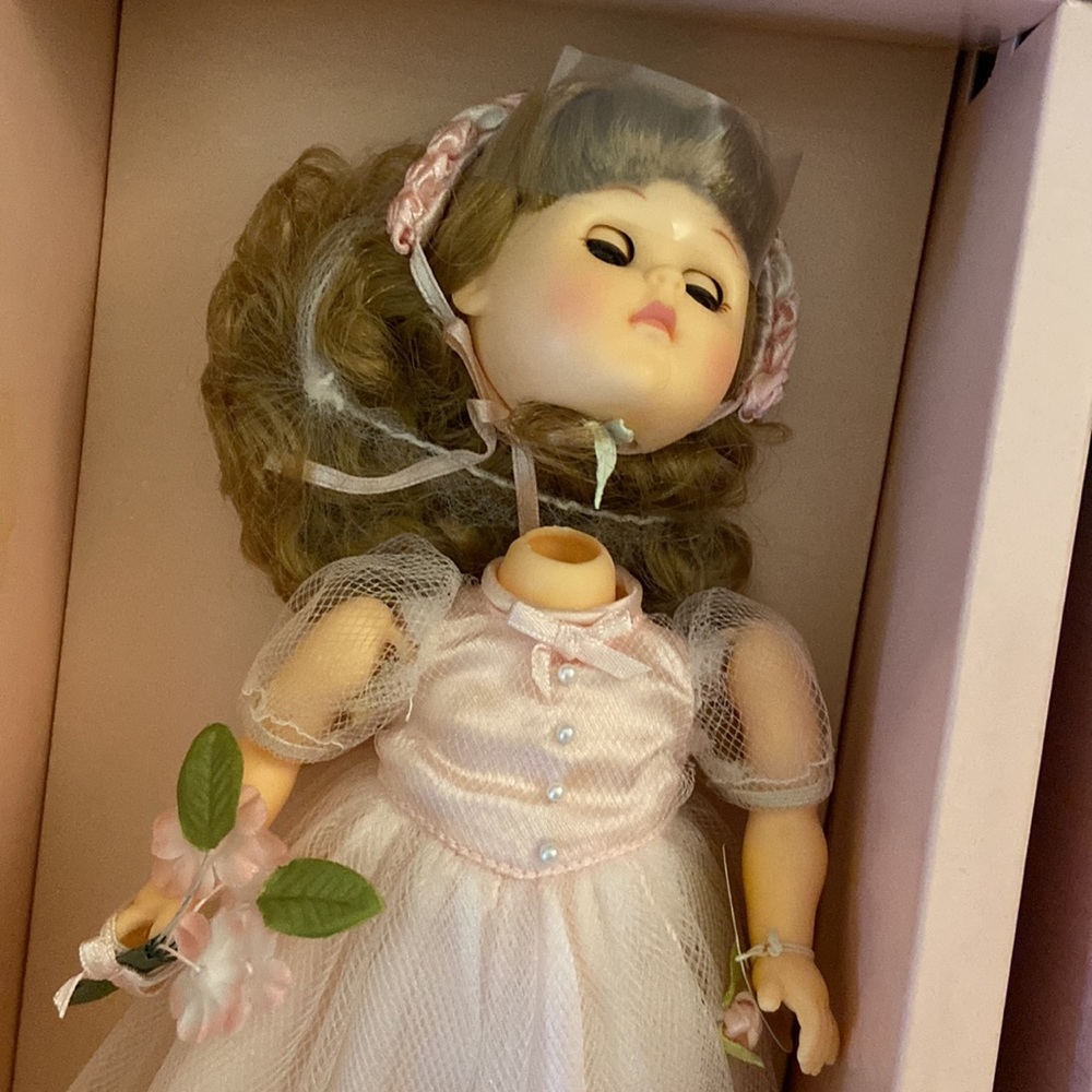 Vogue Ginny Dolls - Picture 2 of 2